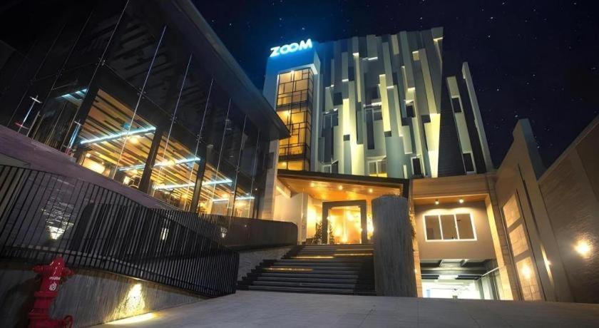 Zoom Dharmahusada Hotel Сурабая Екстер'єр фото